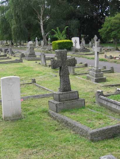 Hamilton Lyster Reed's headstone and grave