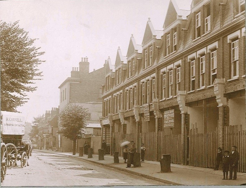 Figure 17 Shopping parade under construction. Bridgeman House in background 1899