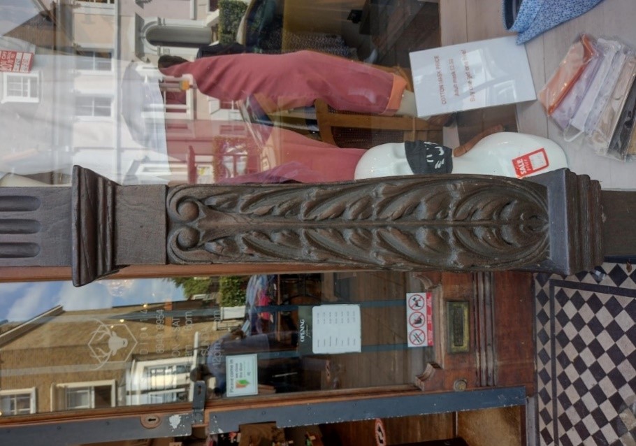 Figure 77 Detail of shopfront of 148 High Street
