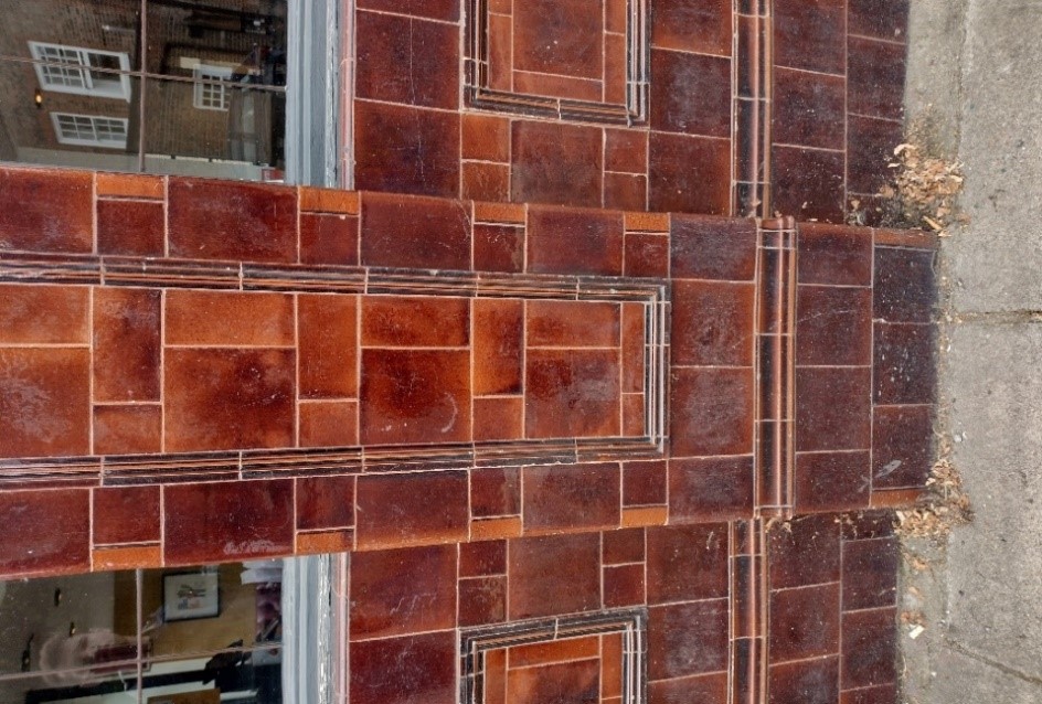 Figure 79 Glazed tiles at 7-11 Waldegrave Road