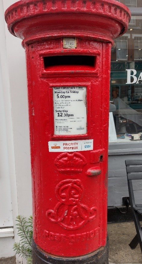 Figure 109 Edward VII post box outside 89 High Street