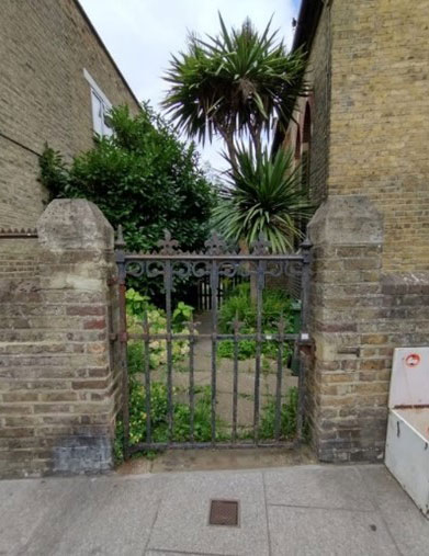 Figure 89 Gate detail, United Reformed Church