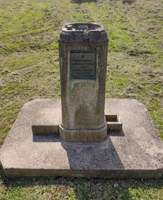 Figure 99 Drinking fountain