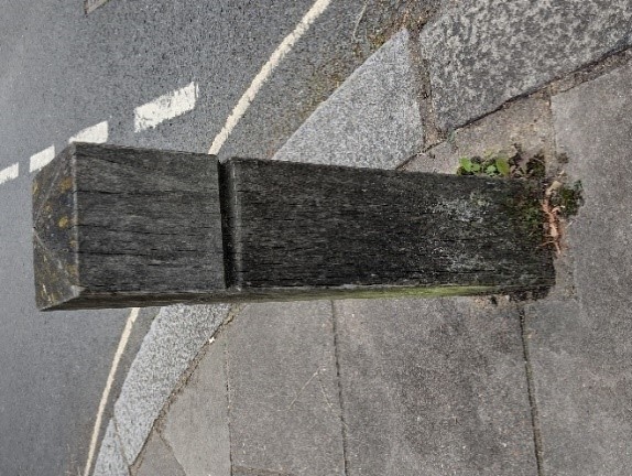 Figure 106 Example of wooden bollard