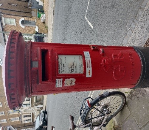 Figure 110 George V post box on the High Street