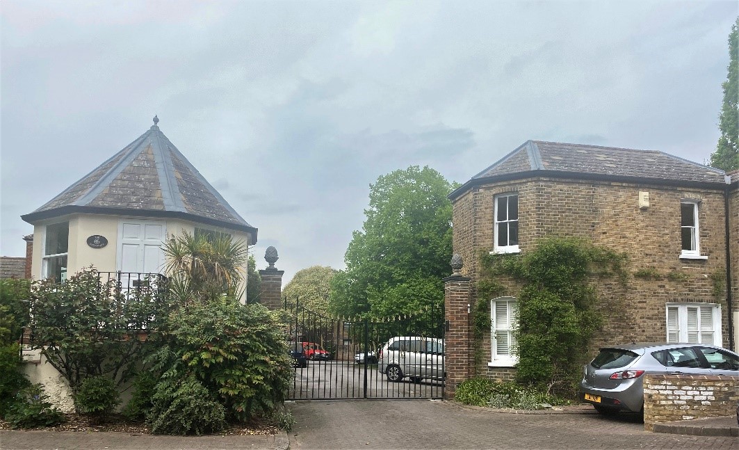 Figure 131 Gatehouse to Richmond workhouse / King George Square