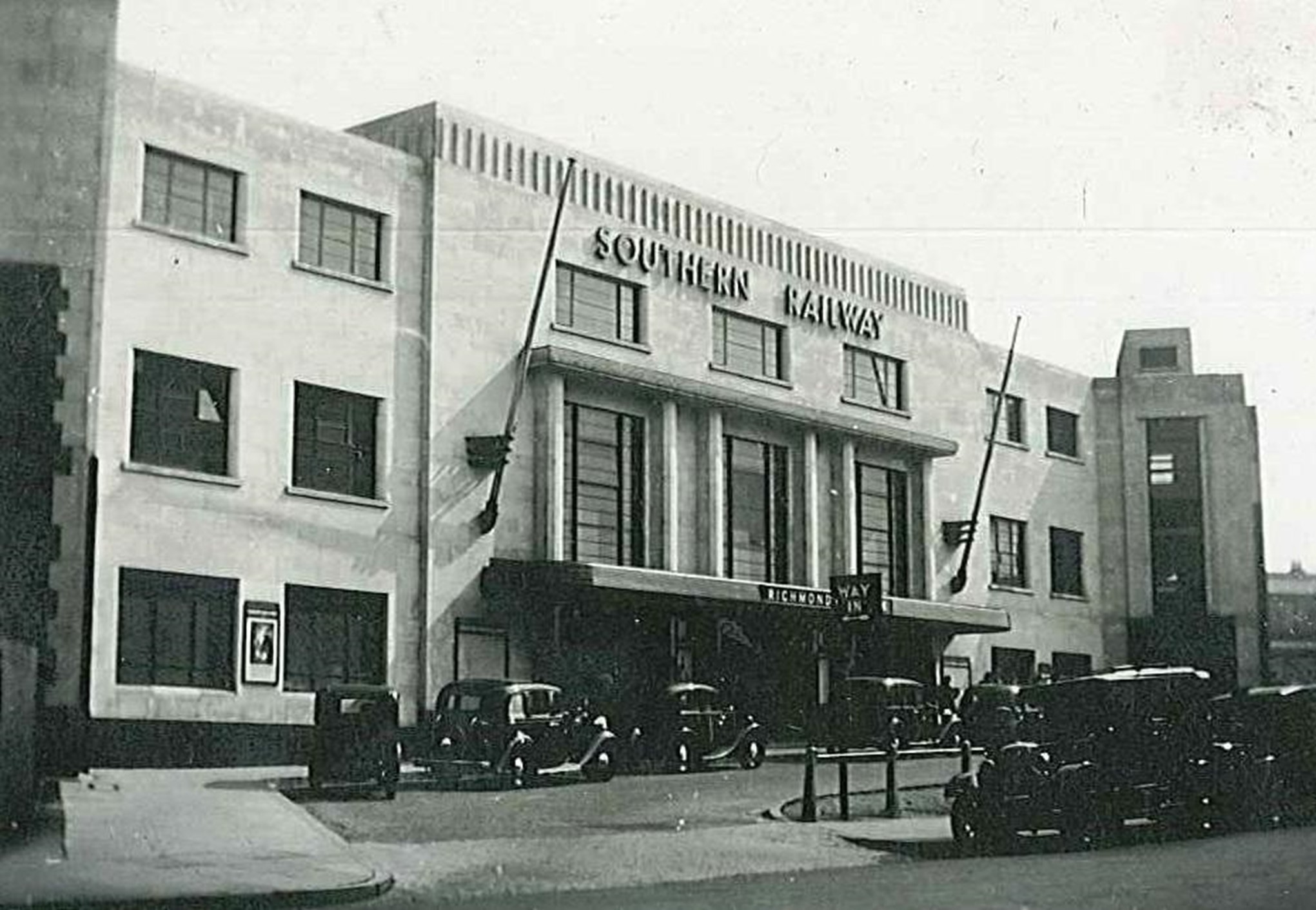 Figure 1 Richmond Railway Station, 1937