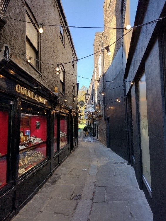 Figure 31 Brewers Lane looking towards Richmond Green