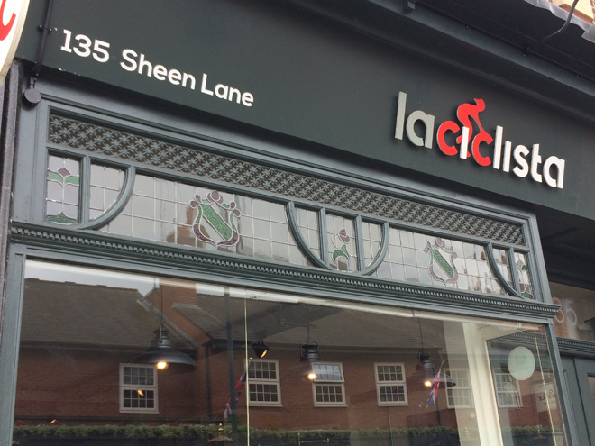 Figure 59: Detail of the glass panel to the shopfront of no.135 Sheen Lane