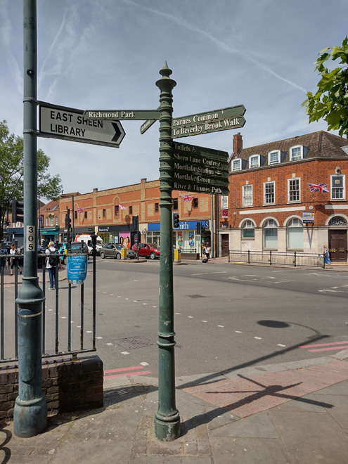 Figure 77: Finger post on Milestone Green