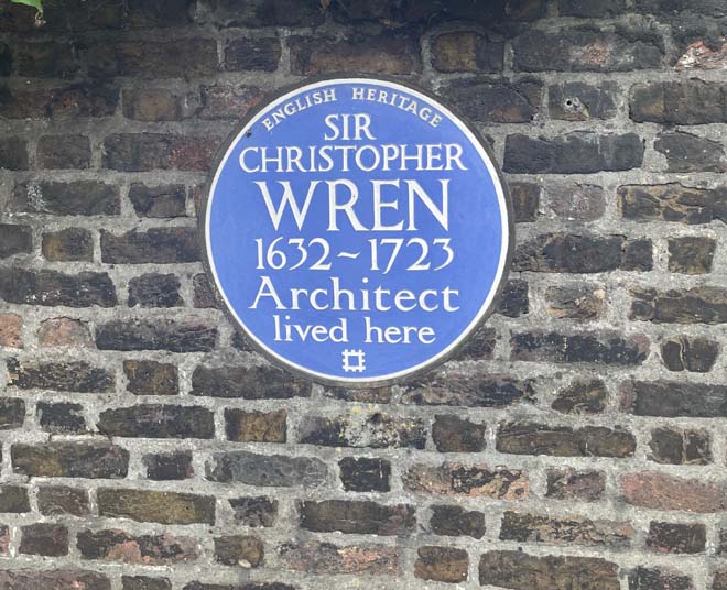 Fig. 88 Blue Plaque of Sir Christopher Wren