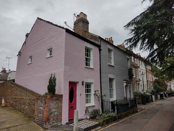 Fig. 108: A pair of simpler cottages at the corner with Ferry Road