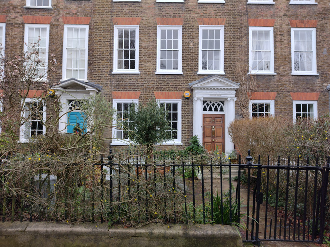 Fig. 47: The terraces have deep gardens and entrance porticos