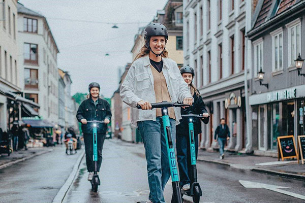 Take part in free e-scooter training sessions for residents