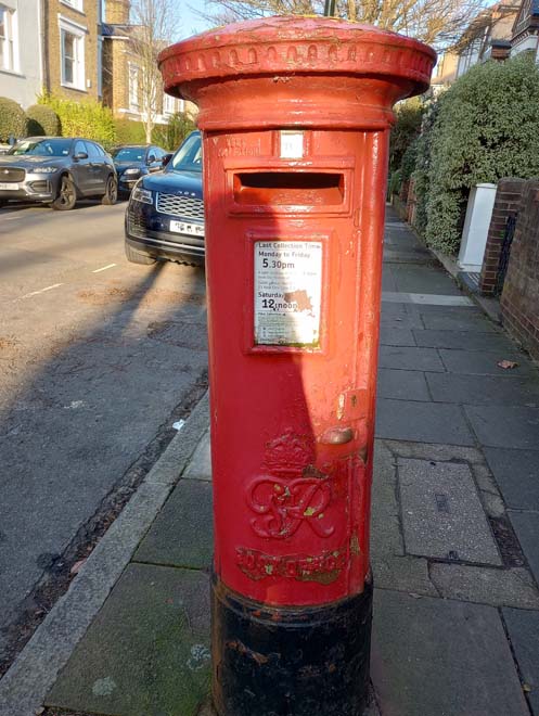 Figure 202: George VI Letter Box on Cleveland Road