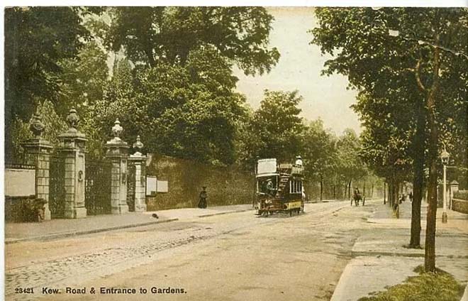 Figure 16: Kew Road and Victoria Gate in the early 20th century