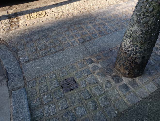 Figure 54: Setts at the entrance to St John's Grove