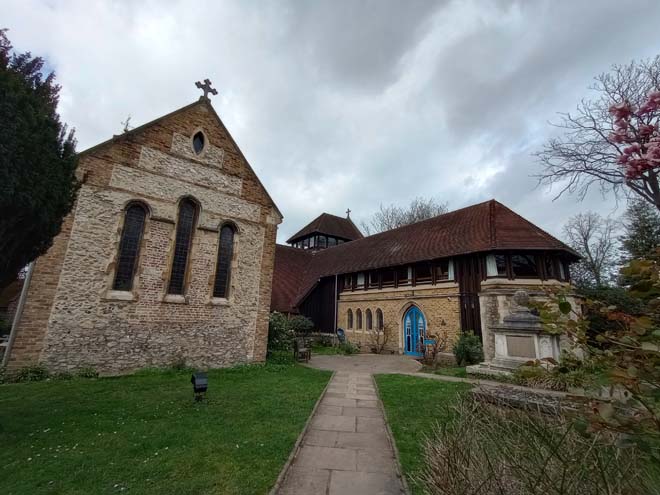 Figure 85: The east end of the church with the 1980s extension by Edward Cullinan on the right
